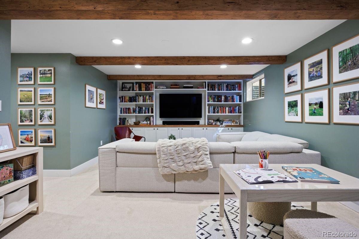 2250 Crestridge Drive