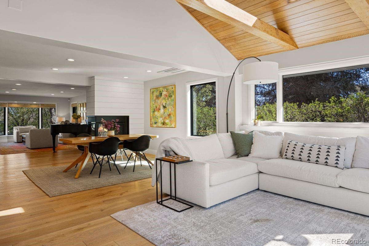 2250 Crestridge Drive