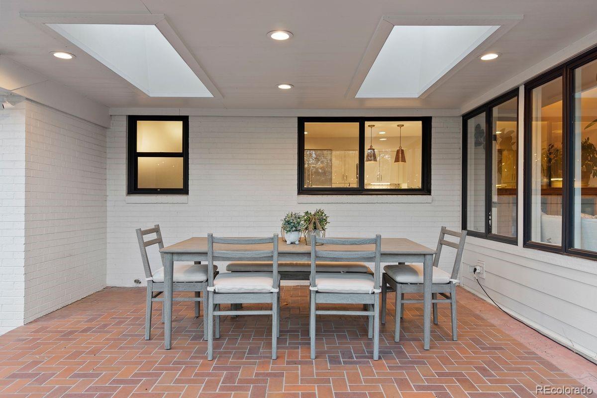 2250 Crestridge Drive