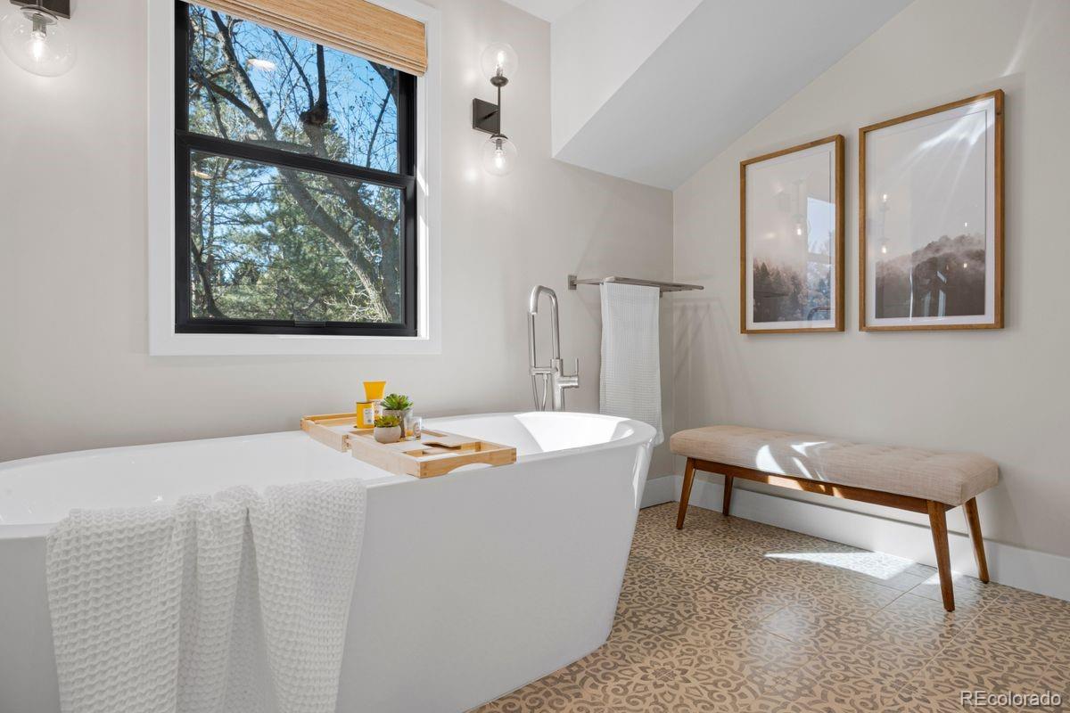 2250 Crestridge Drive