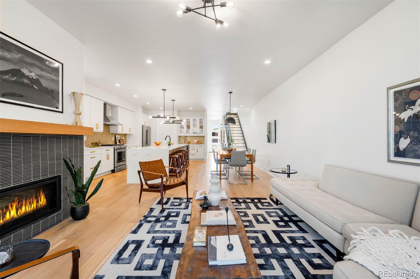 4227 Mariposa Street