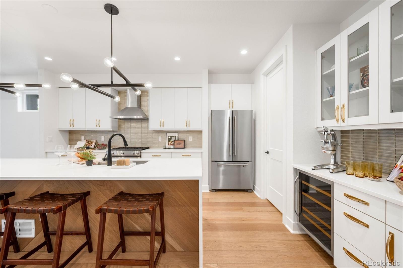 4227 Mariposa Street