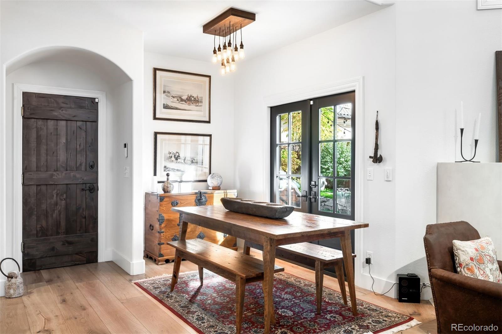 2735 E Wesley Avenue