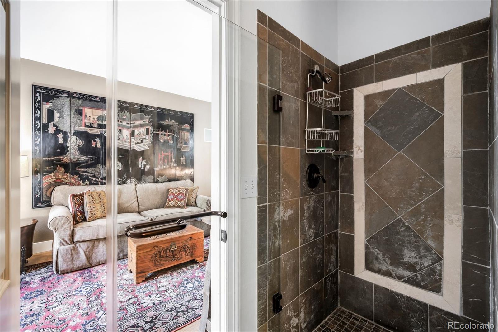 2735 E Wesley Avenue