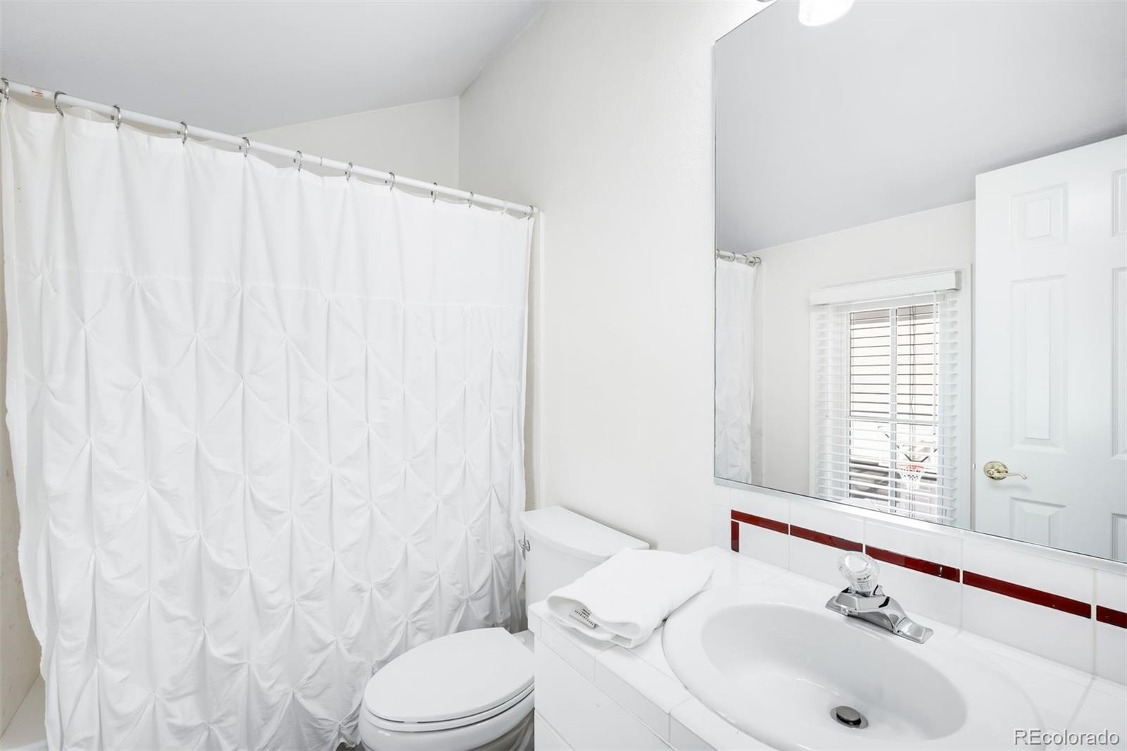 2735 E Wesley Avenue