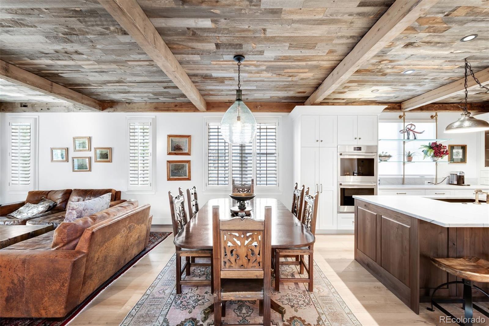 2735 E Wesley Avenue