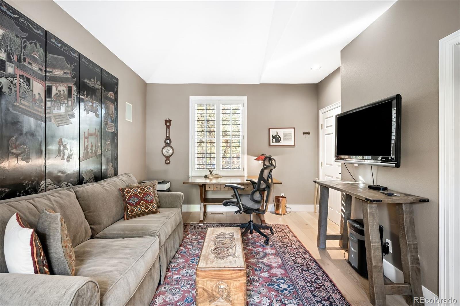 2735 E Wesley Avenue