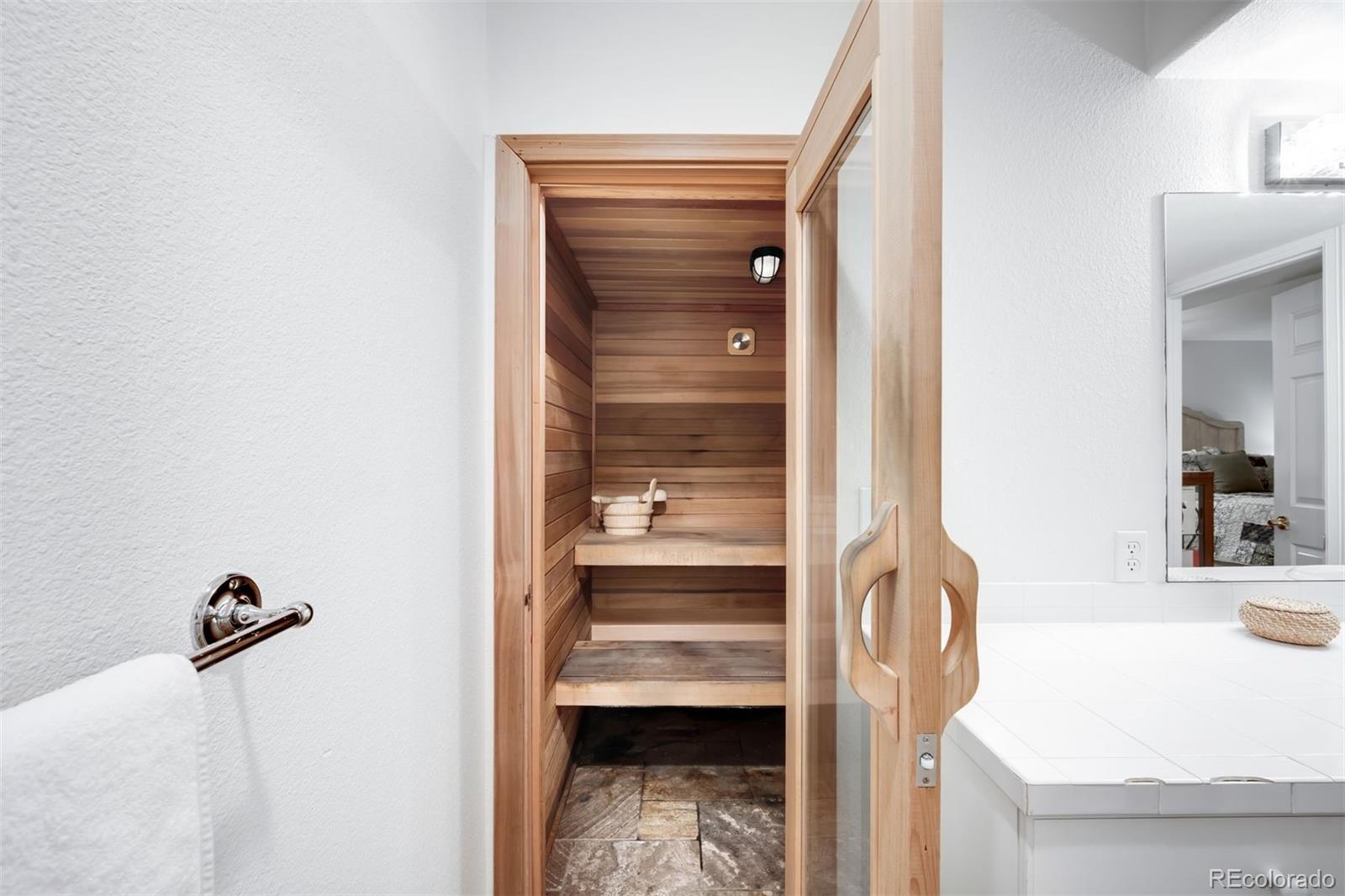 2735 E Wesley Avenue