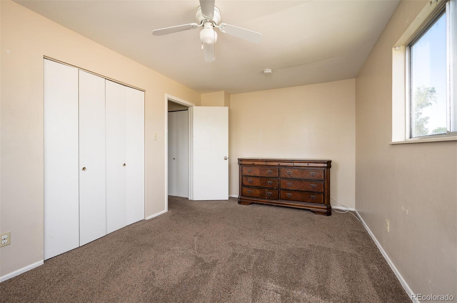 9050-9052 Osceola Street