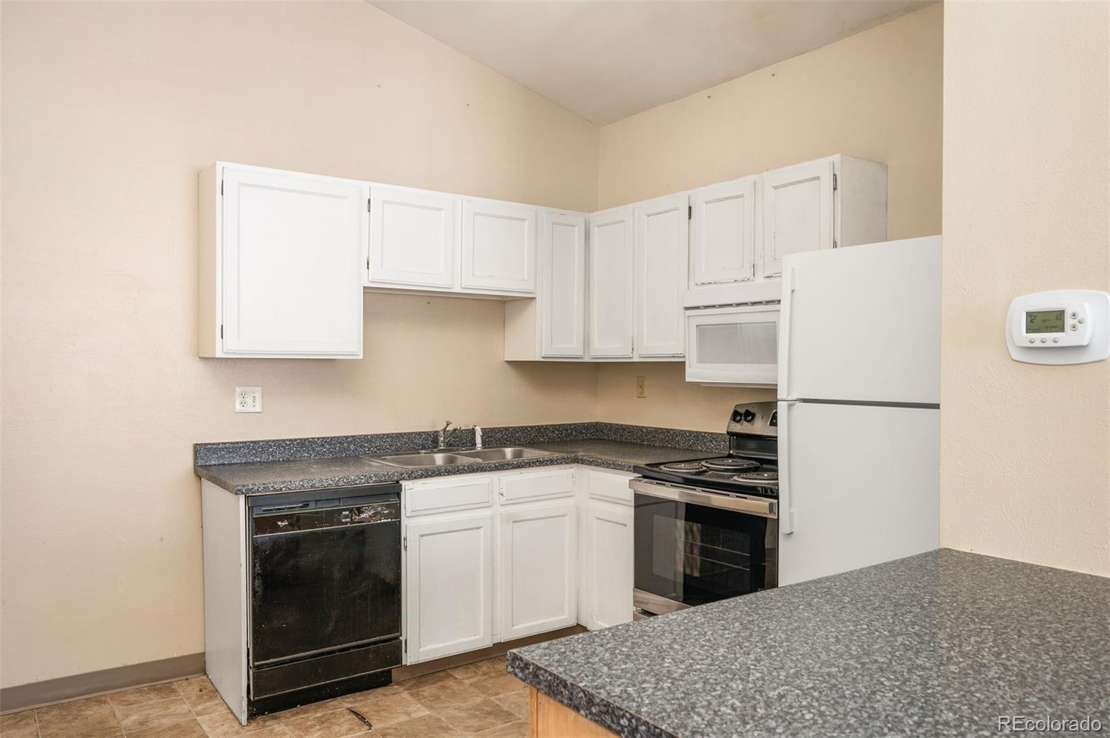 9050-9052 Osceola Street