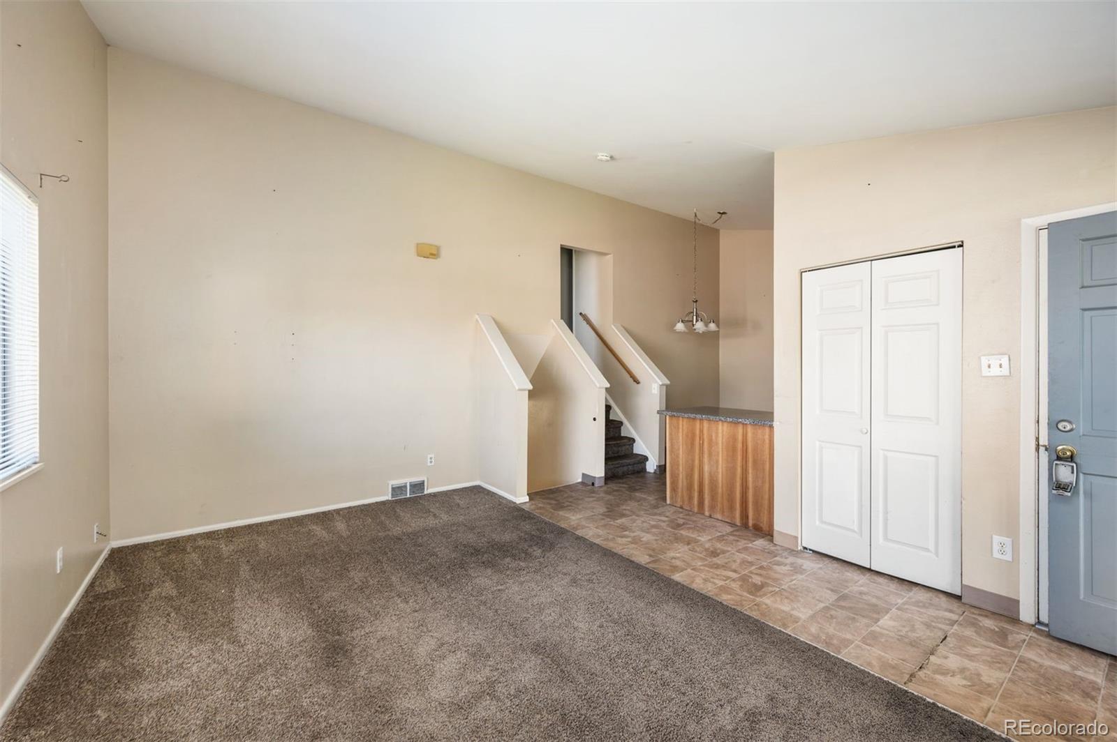 9050-9052 Osceola Street