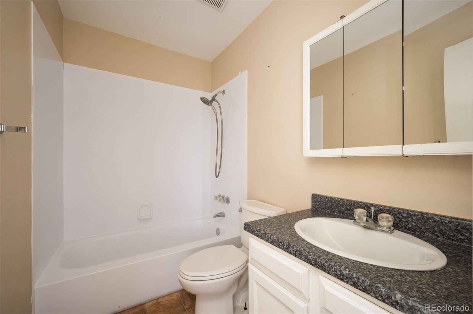 9050-9052 Osceola Street