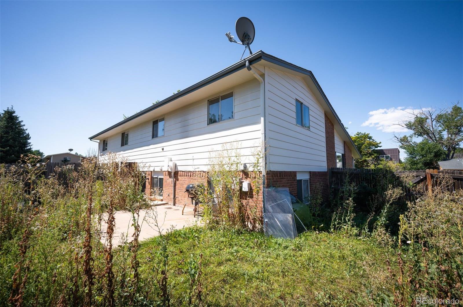 9050-9052 Osceola Street