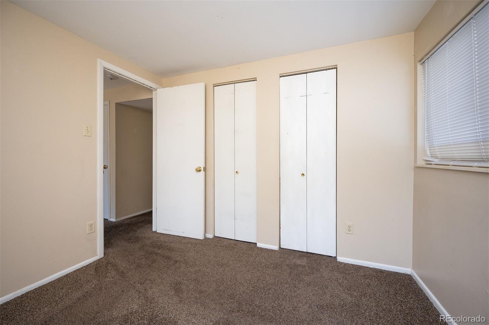 9050-9052 Osceola Street