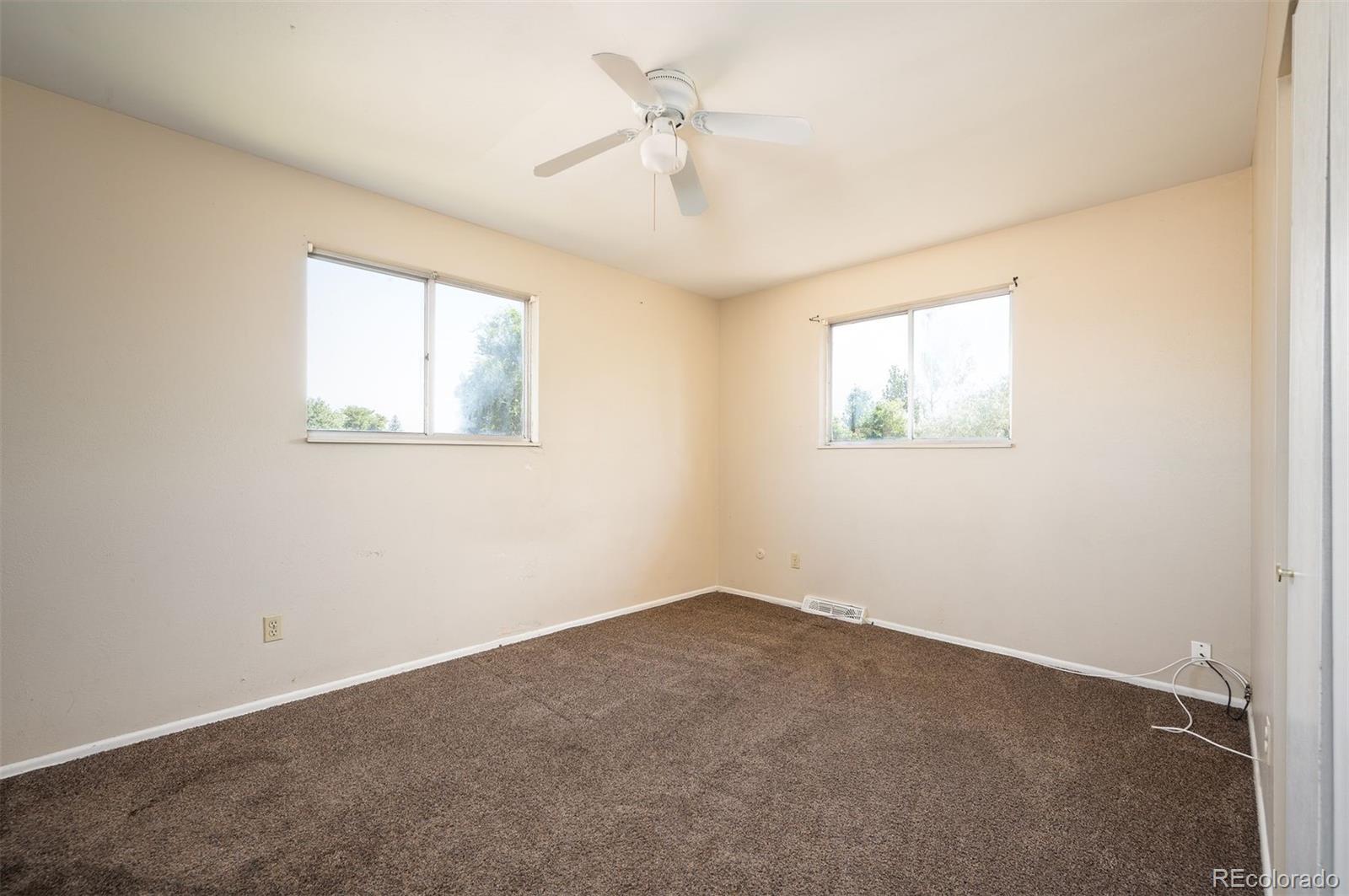 9050-9052 Osceola Street