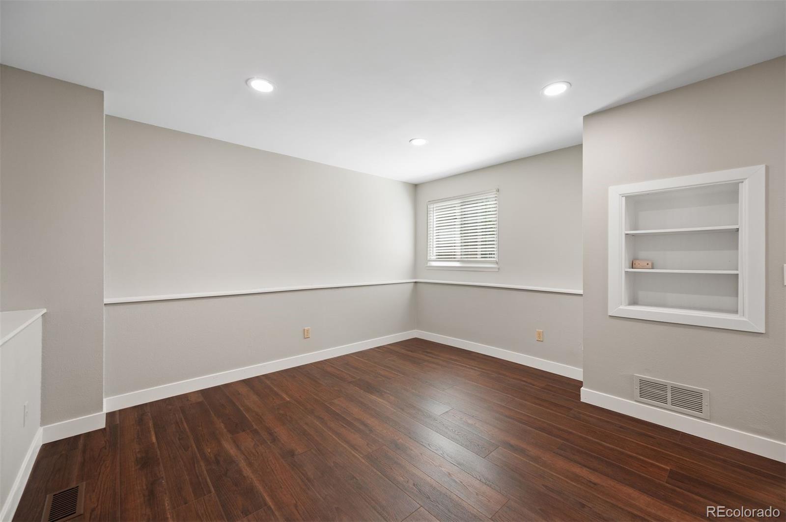 13328 Ash Circle