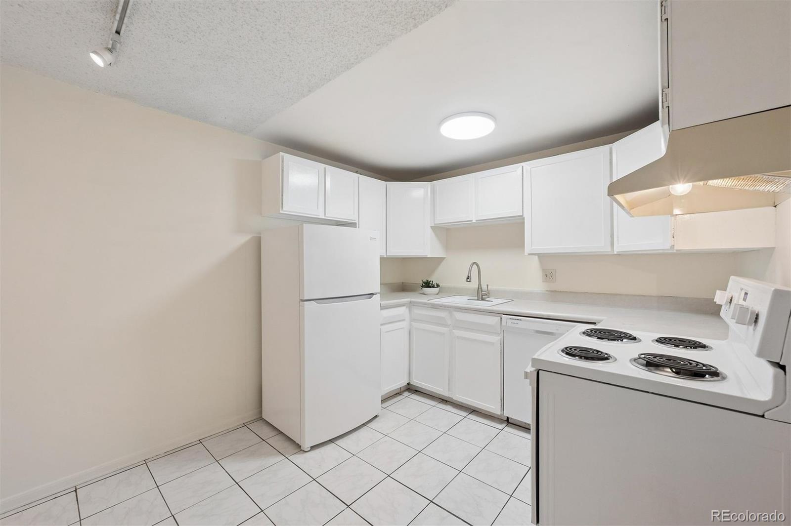 1050 N Lafayette Street Unit: 108