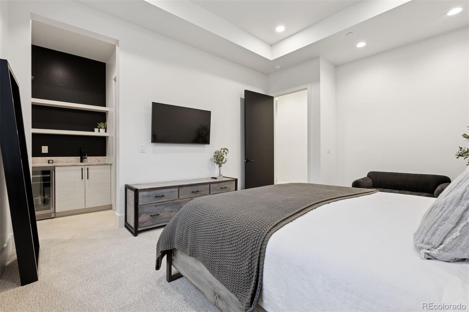 7705 Dante Drive Unit: "L"