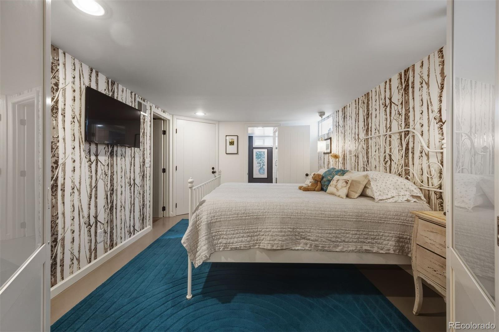 1550 S Saint Paul Street