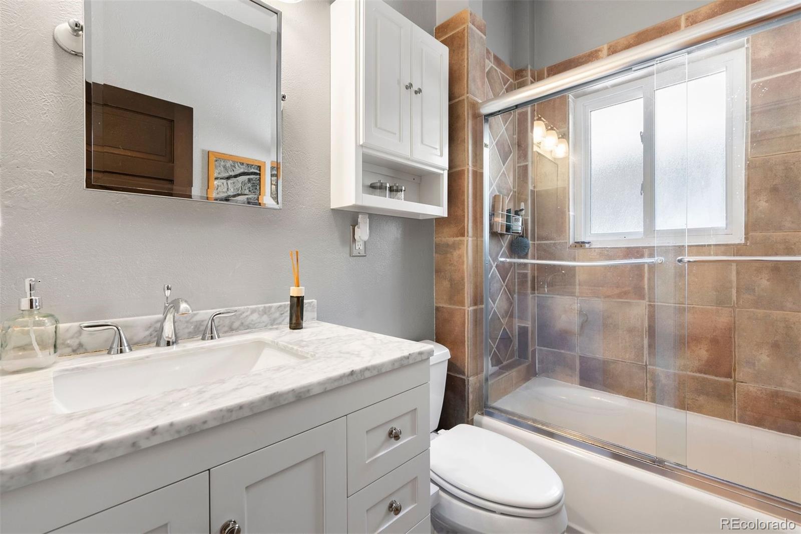 1059 S Williams Street