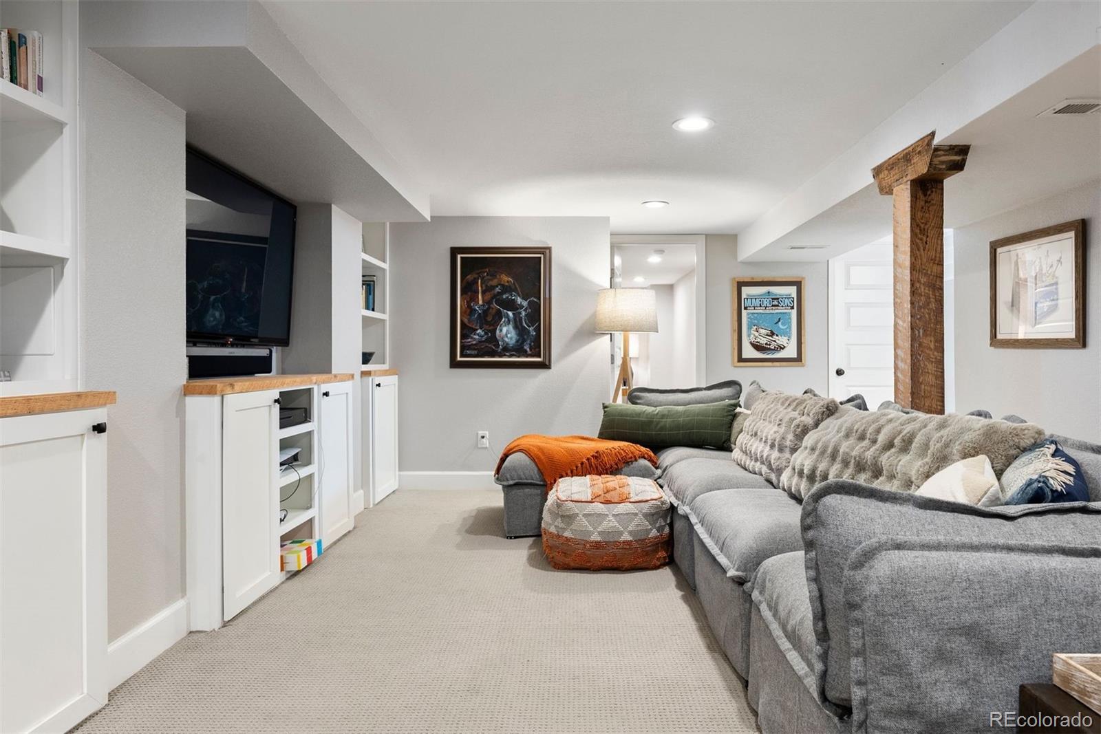 1059 S Williams Street