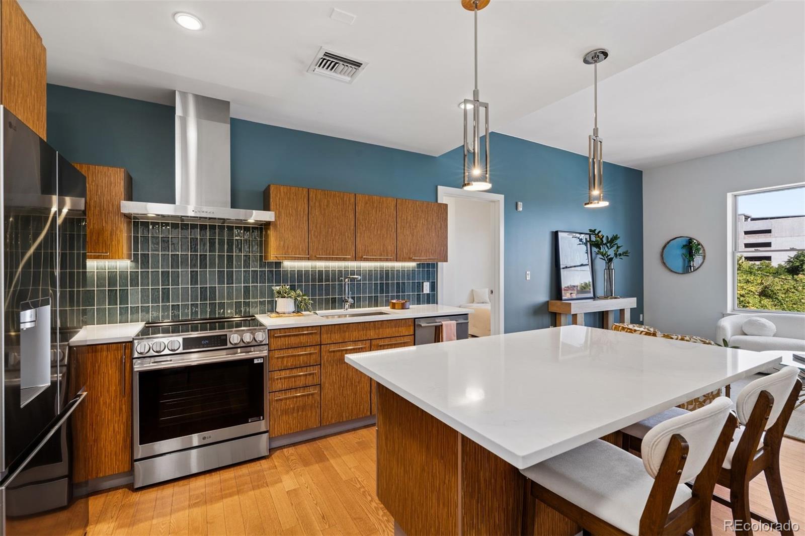 410 Acoma Street Unit: 305