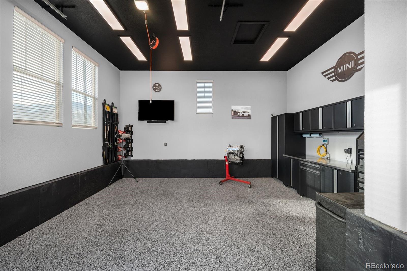 15475 W Columbia Avenue