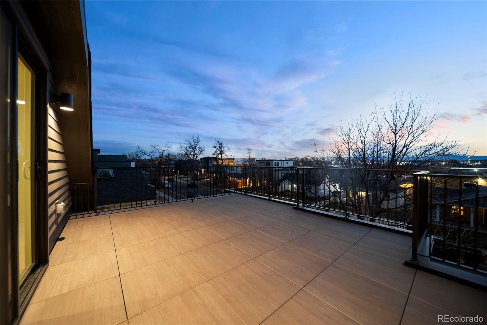 2452 S Cherokee Street