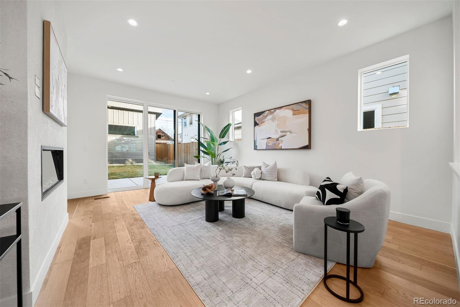 2452 S Cherokee Street