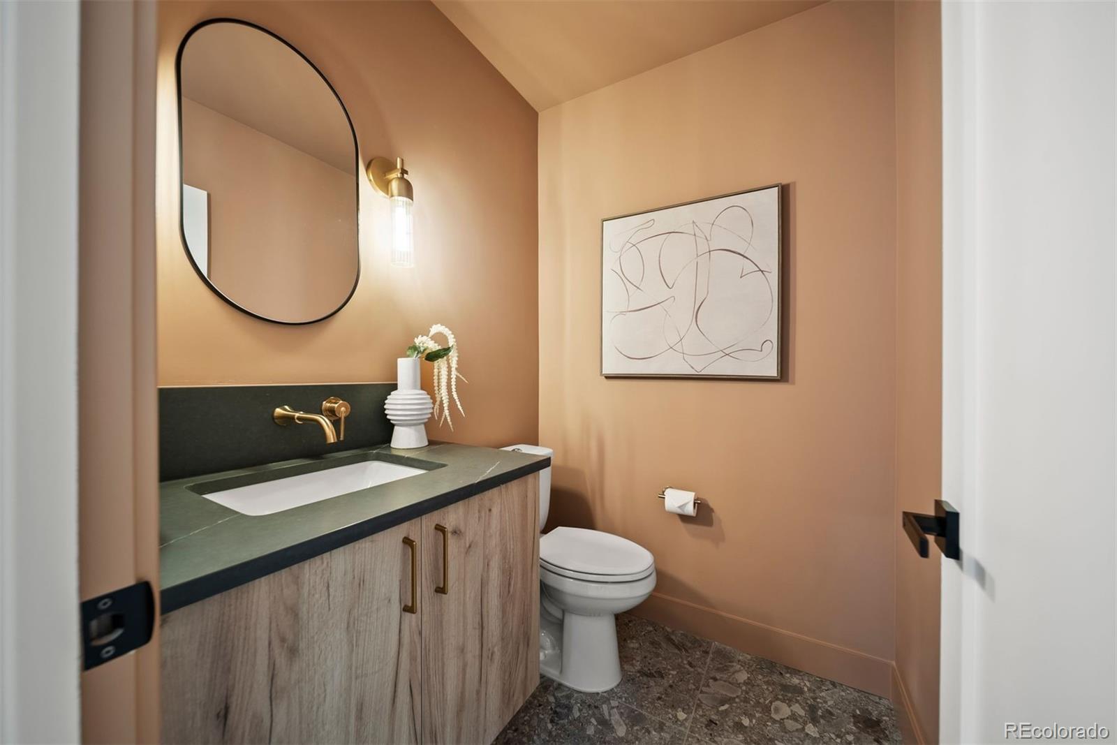 2452 S Cherokee Street