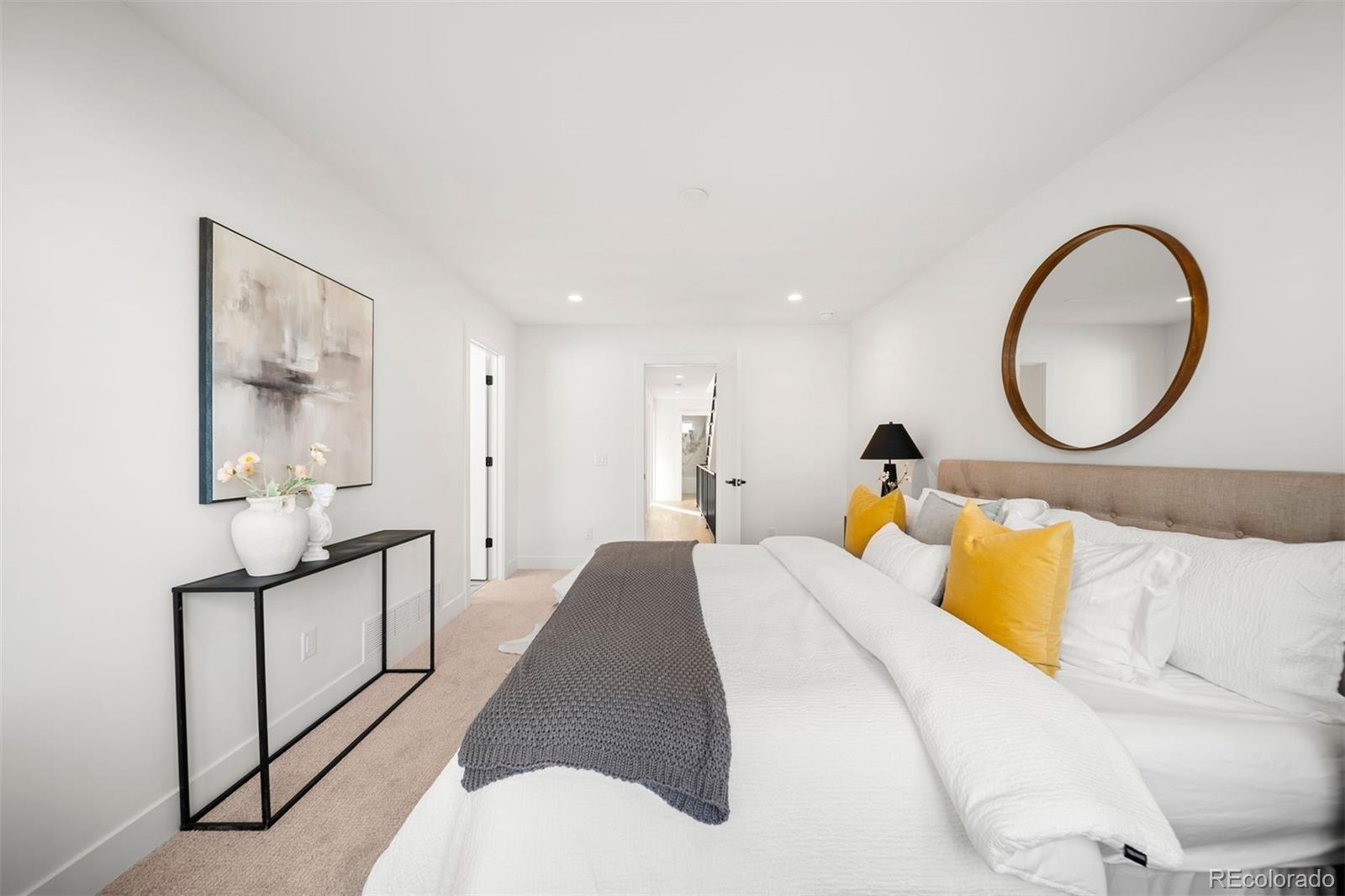 2452 S Cherokee Street