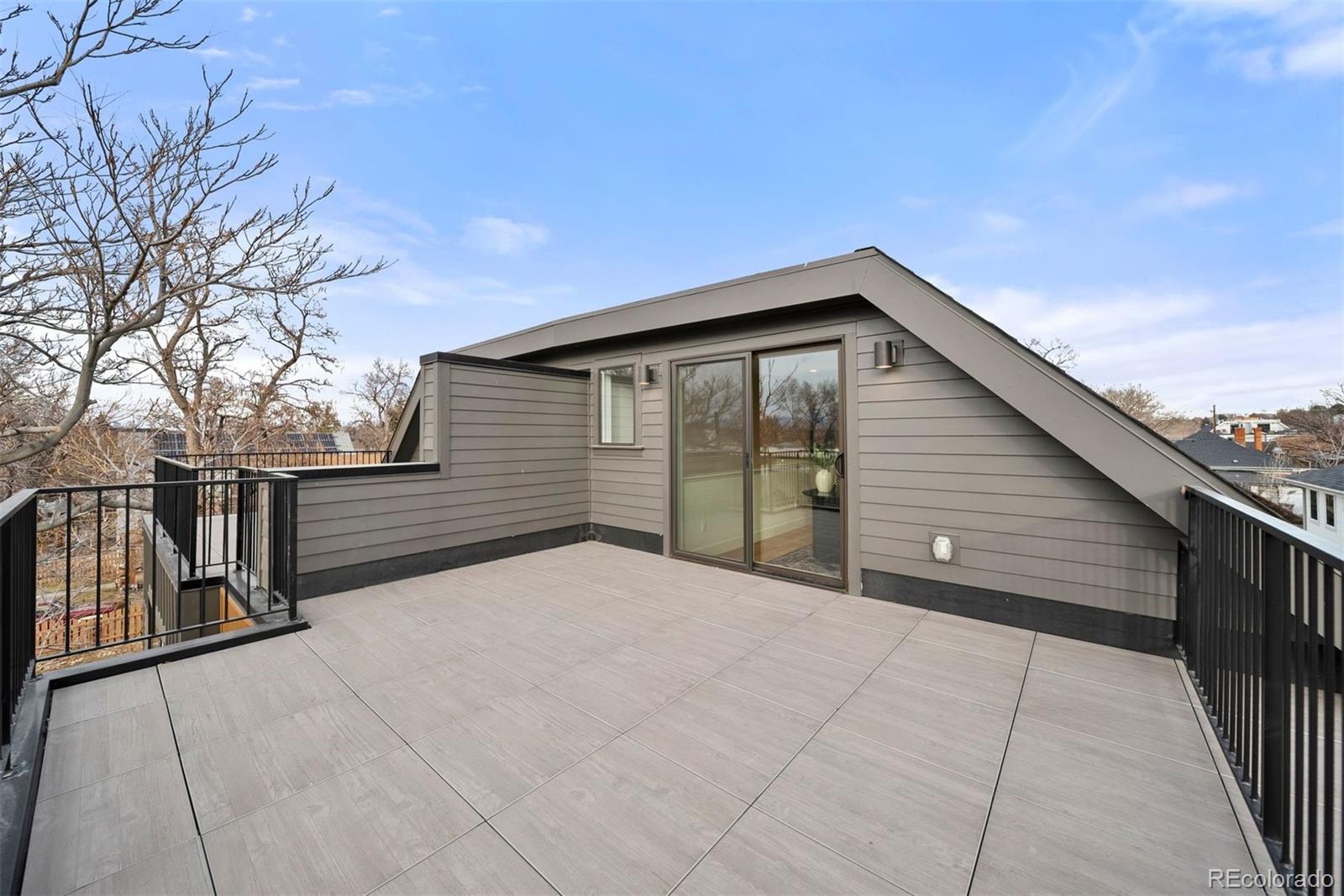 2452 S Cherokee Street