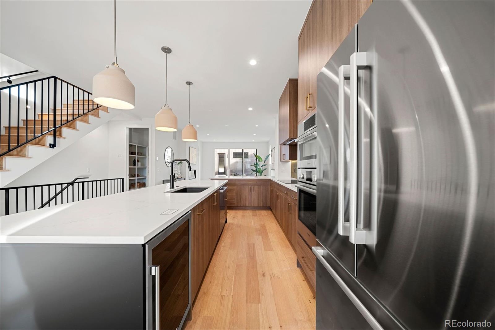 2452 S Cherokee Street