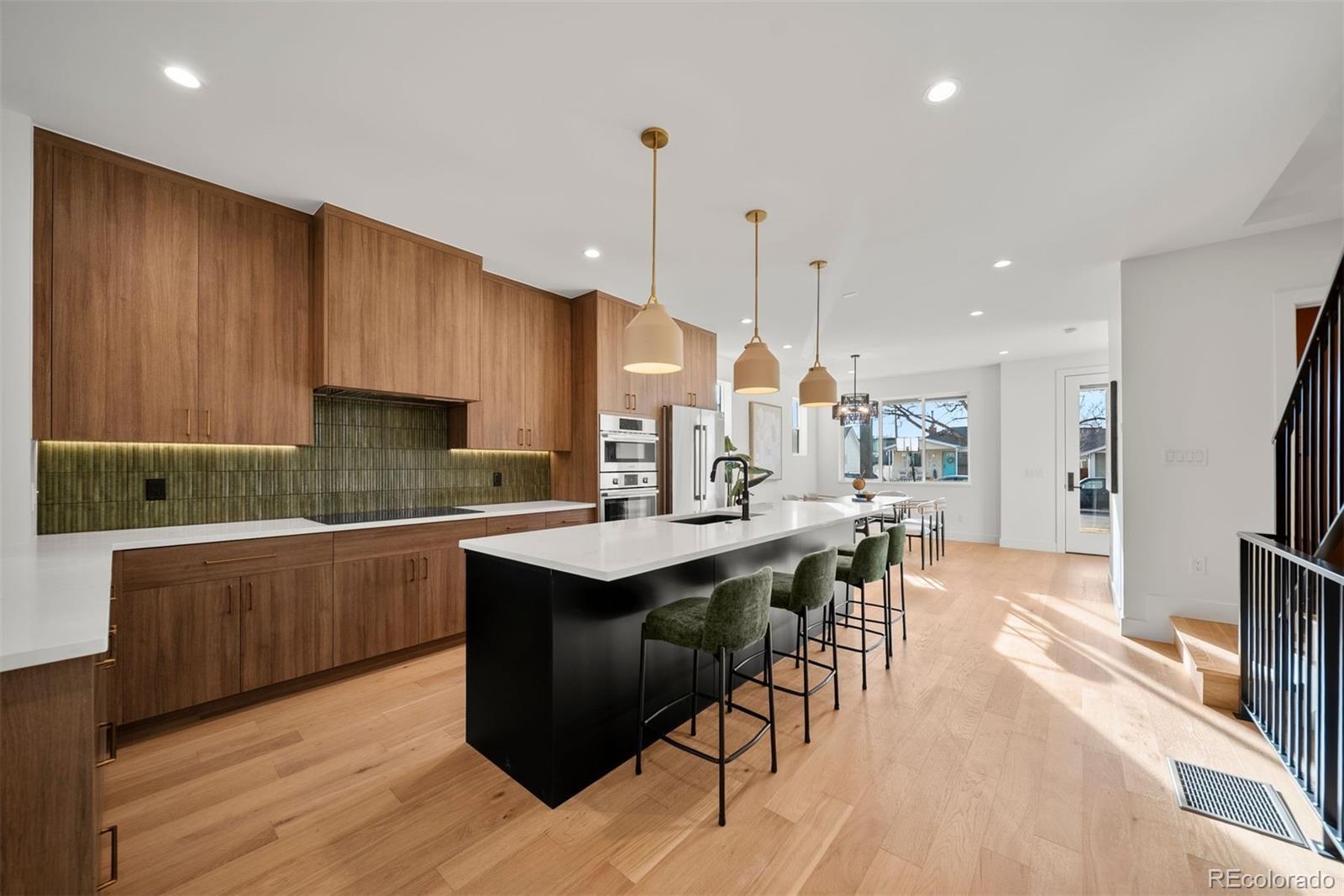 2452 S Cherokee Street