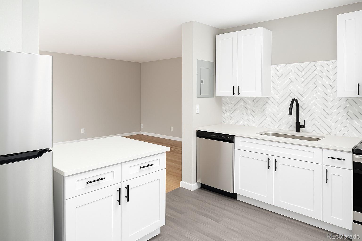 2910-2912 S Delaware Street