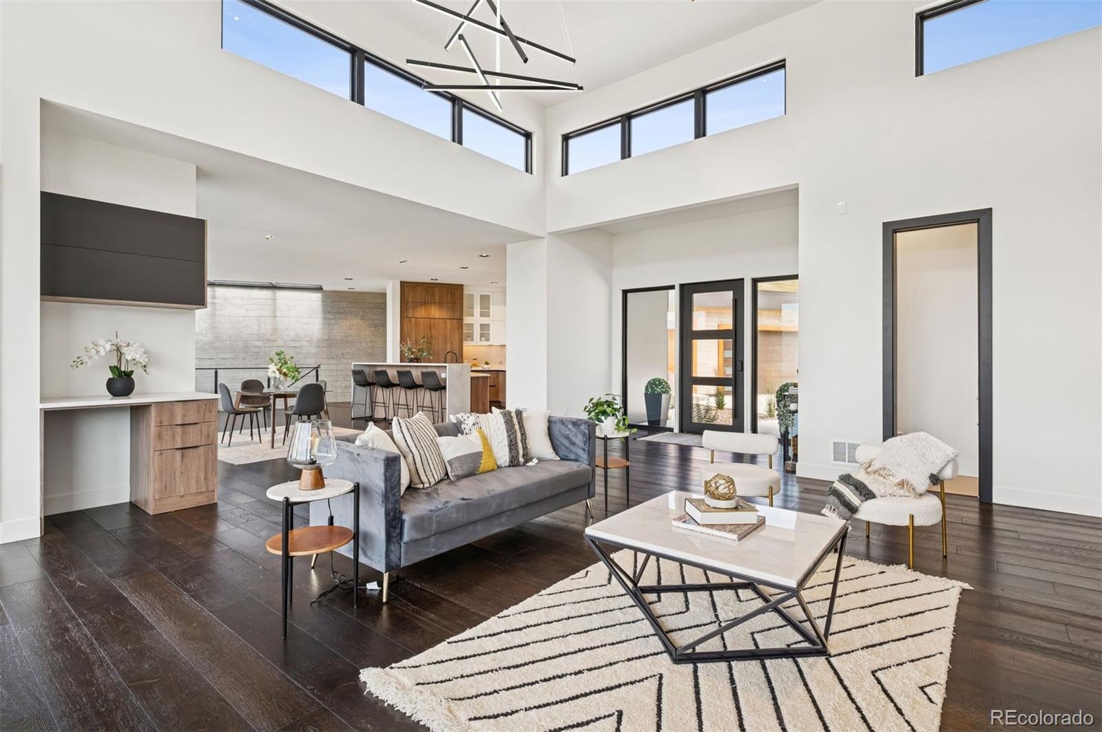 545 Strada Rossa Road