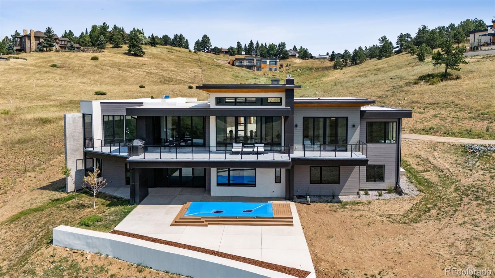 545 Strada Rossa Road