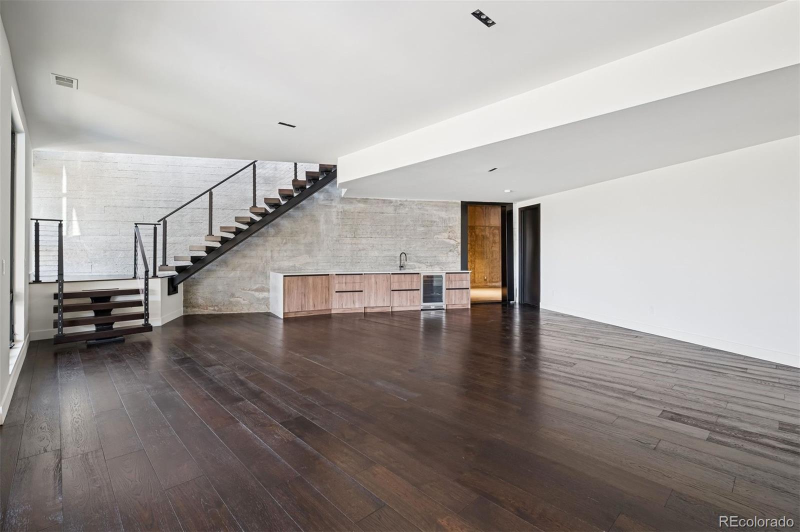 545 Strada Rossa Road