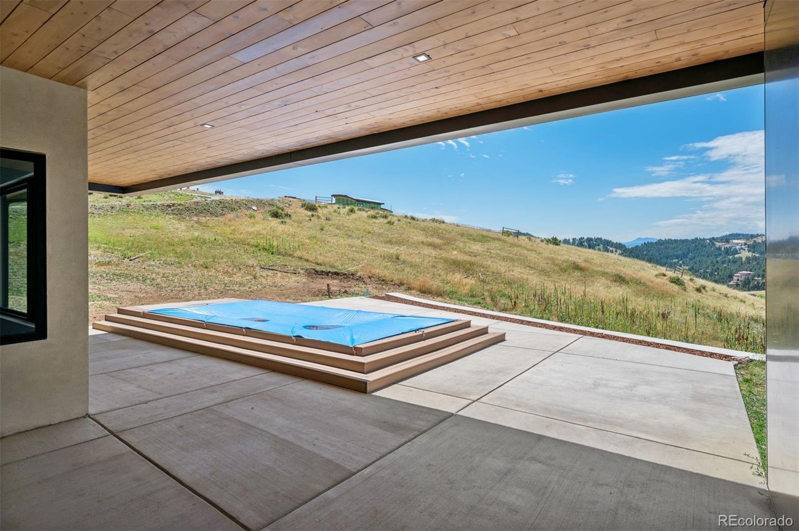 545 Strada Rossa Road