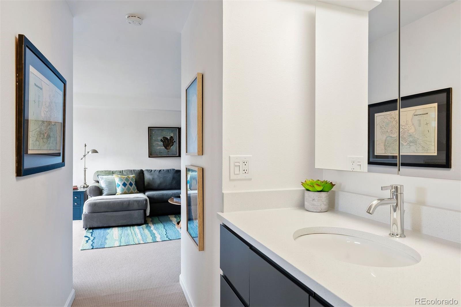 2 Adams Street Unit: 806