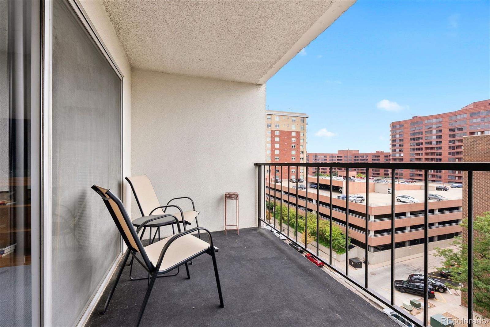 2 Adams Street Unit: 806