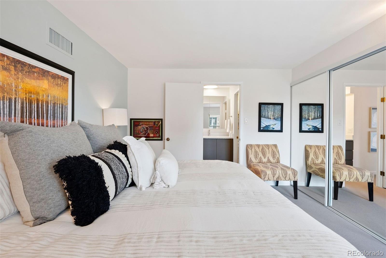 2 Adams Street Unit: 806