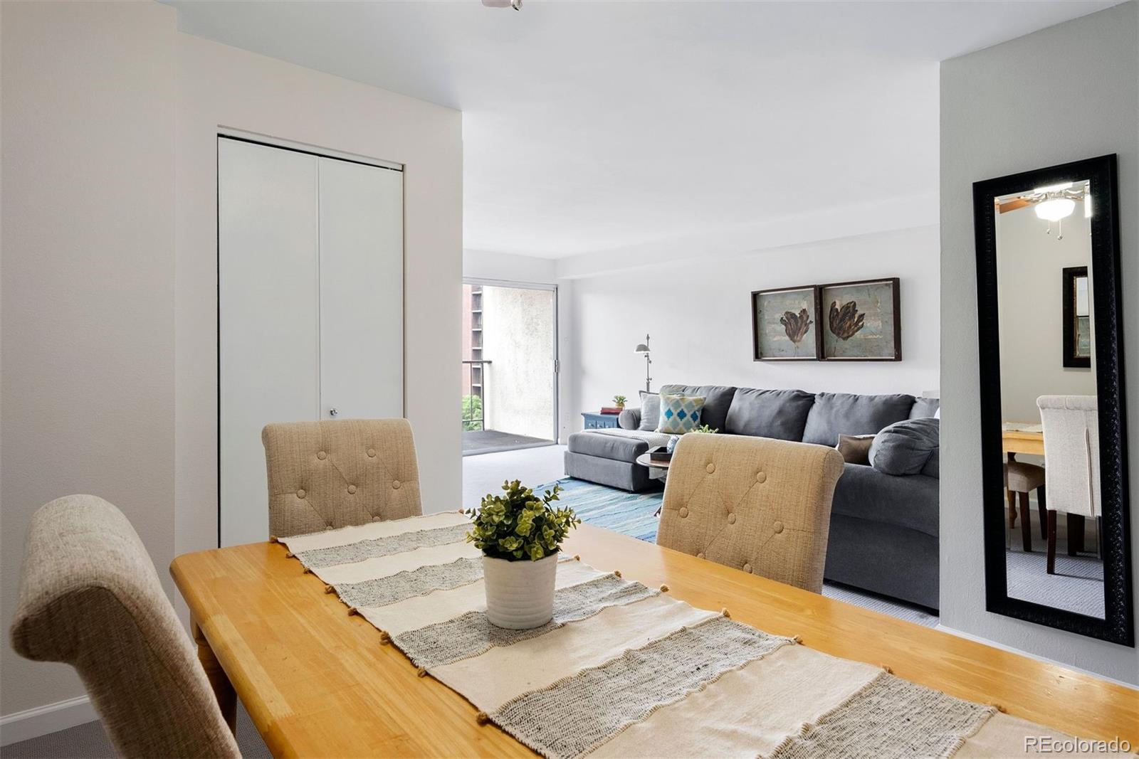 2 Adams Street Unit: 806