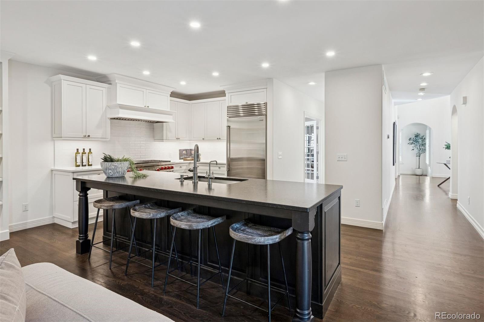 400 S Steele Street Unit: 61