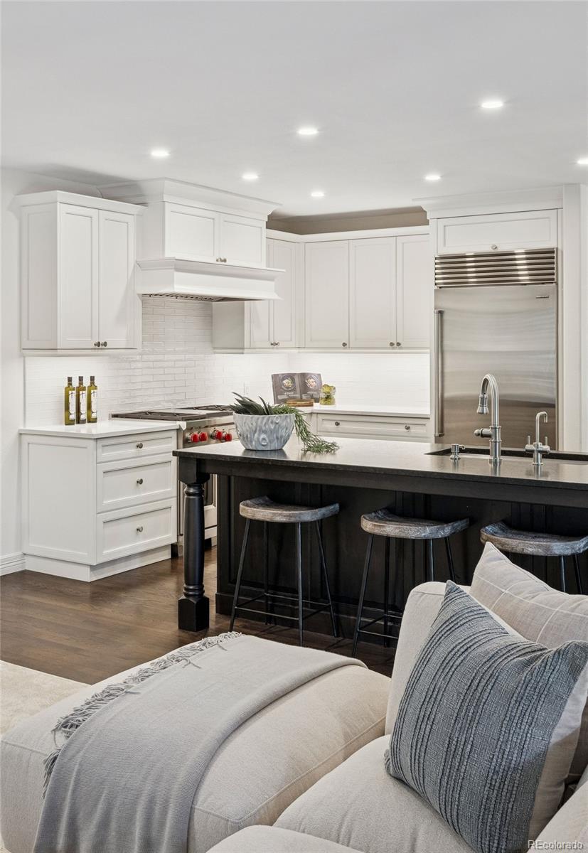 400 S Steele Street Unit: 61