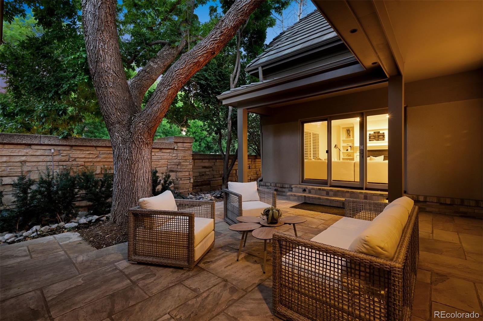 400 S Steele Street Unit: 61