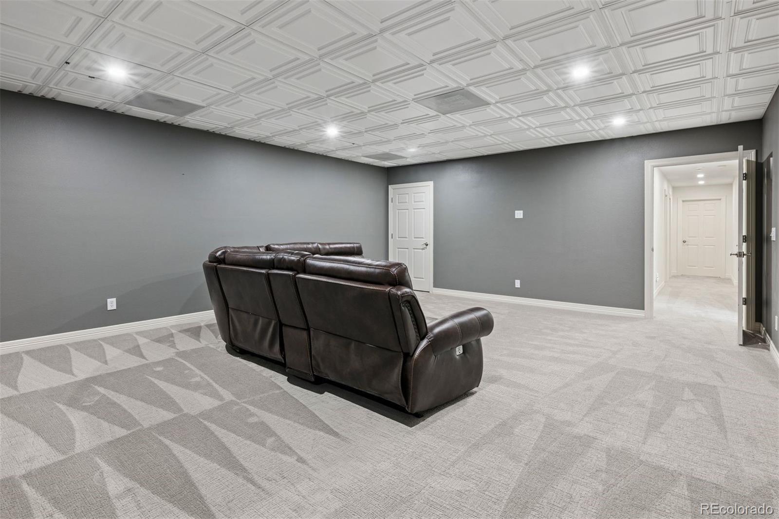 400 S Steele Street Unit: 61