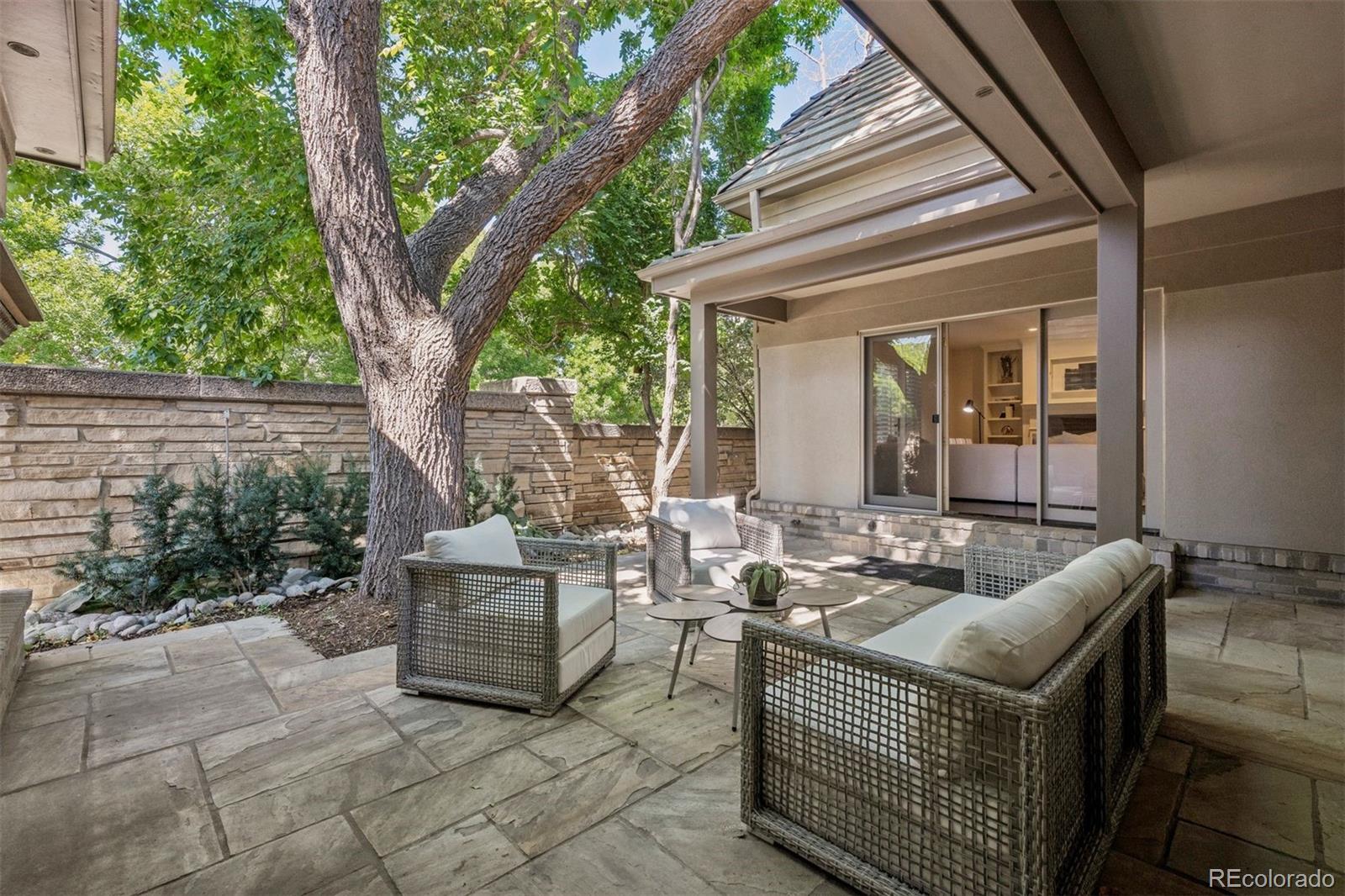 400 S Steele Street Unit: 61