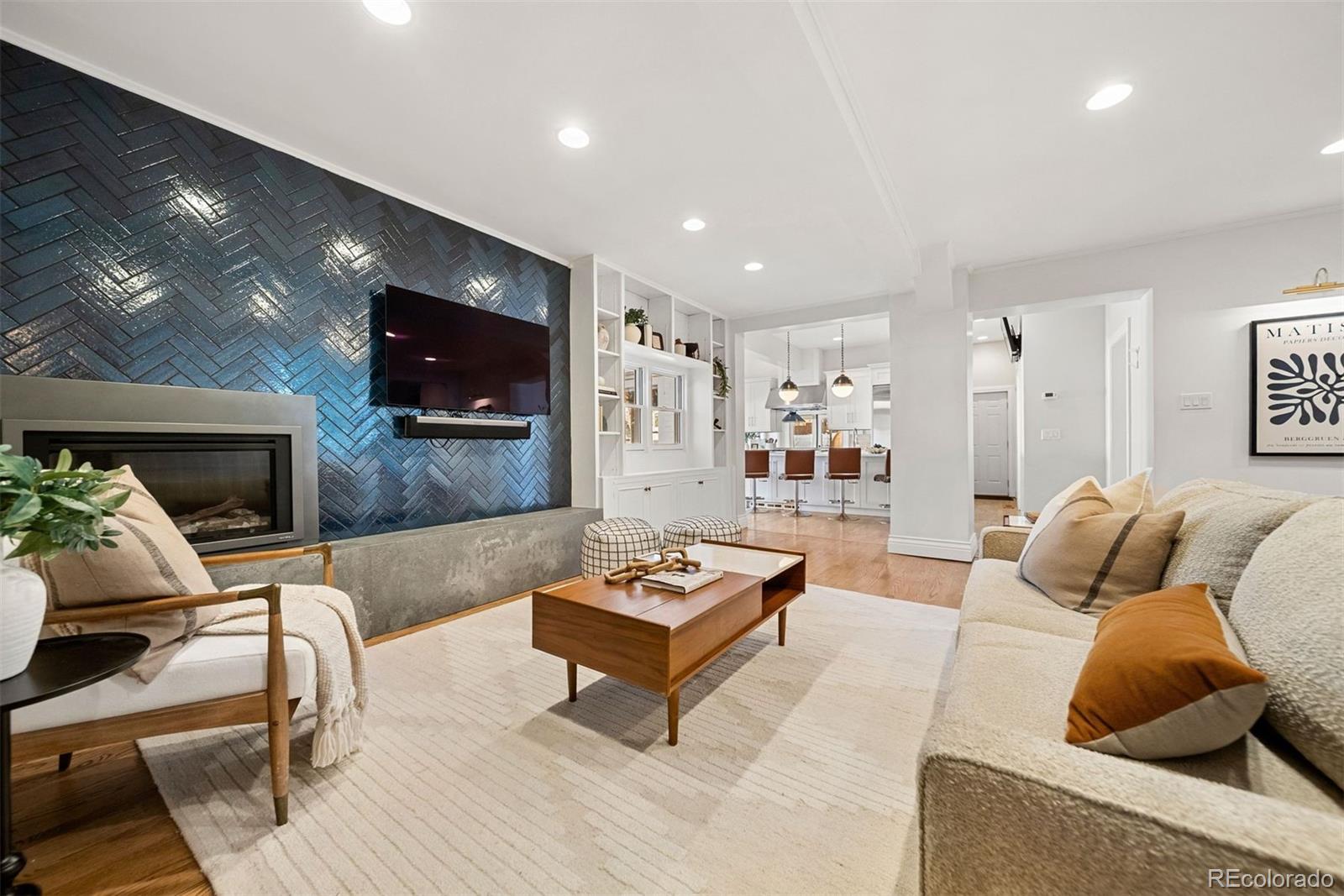 4949 E 6th Avenue Parkway