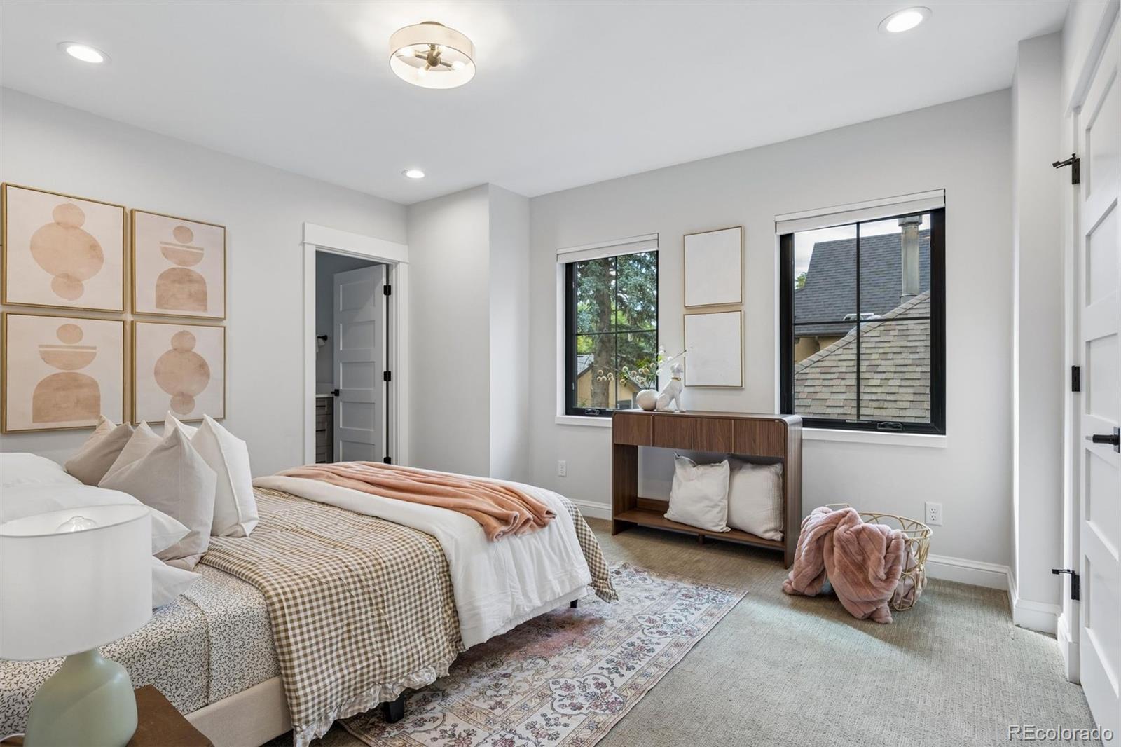 516 S High Street
